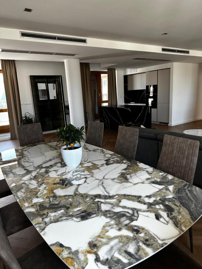 Luxury Penthouse At The Historical Centre With Free Parking Apartment Братислава Екстериор снимка