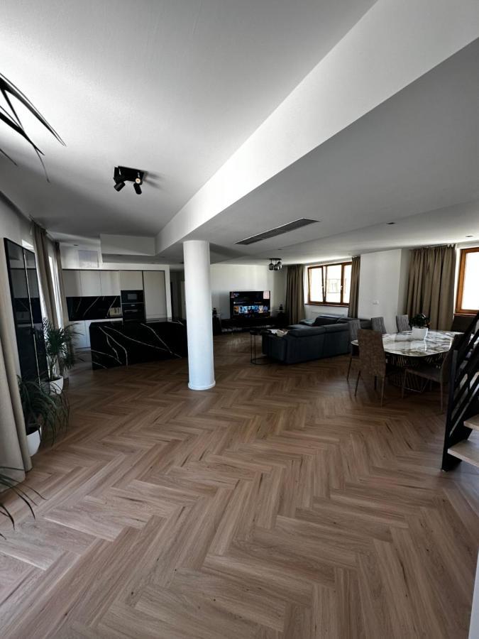 Luxury Penthouse At The Historical Centre With Free Parking Apartment Братислава Екстериор снимка